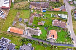 Ontdek dit prachtig en rustig gelegen perceel bouwgrond op een steenworp van het centrum van Roeselare-Beveren.Met een totale oppervlakte van 1.085m²...