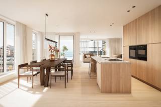 Prestigieus nieuwbouwproject "res. Equinox" in hartje Westende-Bad met zijdelings zeezicht<br /><br />Het project telt 15 wooneenheden, verdeeld over 6 verdiepingen en variërend in grootte. Zo zijn er appartementen beschikbaar met 1 of 2 slaapkamers. Standaard hebben alle wooneenheden een ruime, lichtrijke woonkamer en een open keuken. De terrassen sluiten aan op de leefruimtes , zijn royaal in omvang en zijn allen zuidwest gelegen. Met oog op de toekomst, staat duurzaamheid centraal in de residentie Equinox. Door implementatie van warmte pomp, vloerverwarming en ventilatie systeem D. Elk appartement wordt verkocht met een kelder niet inbegrepen in prijs.<br /><br />Vrijblijvende informatie? www.immopadiva.be, info@immopadiva.be, 059 41 10 10.<br /><br />Wist je dat wij een modelappartement ter beschikking hebben in ons kantoor te Middelkerke? Benieuwd naar hoe de afwerking kan zijn van jouw appartement? Spring gerust eens binnen!