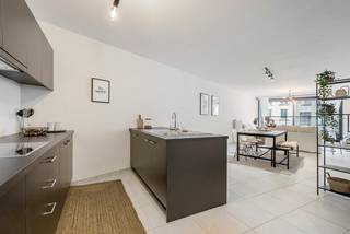 <p>Op zoek naar rust en natuur, maar u wilt het bruisende stadsleven niet missen? Dat kan in nieuwbouwproject De Stroppen. <br />U woont vlakbij het water en op wandelafstand van het stadscentrum. Ook in uw appartement is het aangenaam vertoeven. Bij het karaktervolle ontwerp en de keuze voor duurzame materialen stonden steeds het wooncomfort, de veiligheid en de rust van de bewoners centraal. Naast een ruime leefruimte en 2 of 3 slaapkamers beschikt elk appartement over een terras. <br />*6% BTW onder voorwaarden!</p>