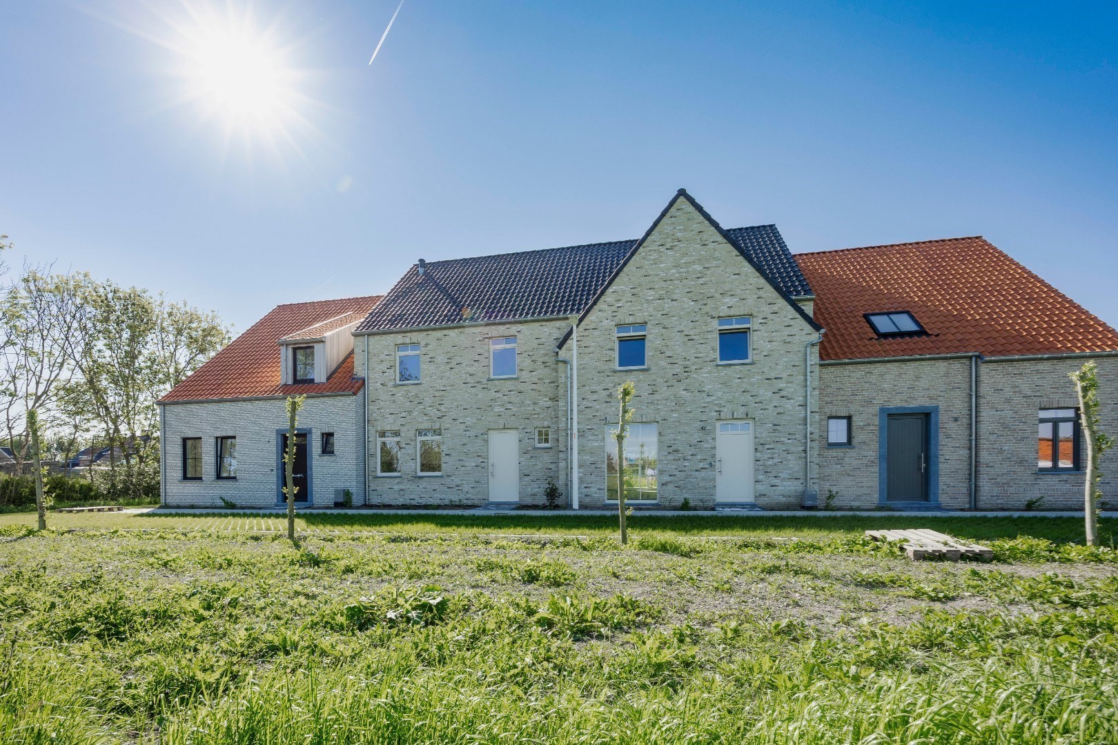 Halfopen en zuidgerichte nieuwbouwwoning op een boogscheut van het bruisende Nieuwpoort - foto 1