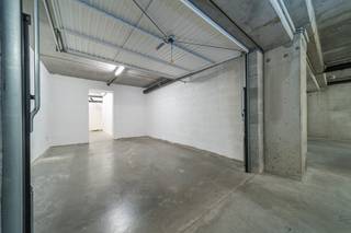 Gelegen in de Brugse Steenweg 13 te Veurne, op korte afstand van het centrum, bevindt zich deze ondergrondse garage met aansluitende kelderberging...