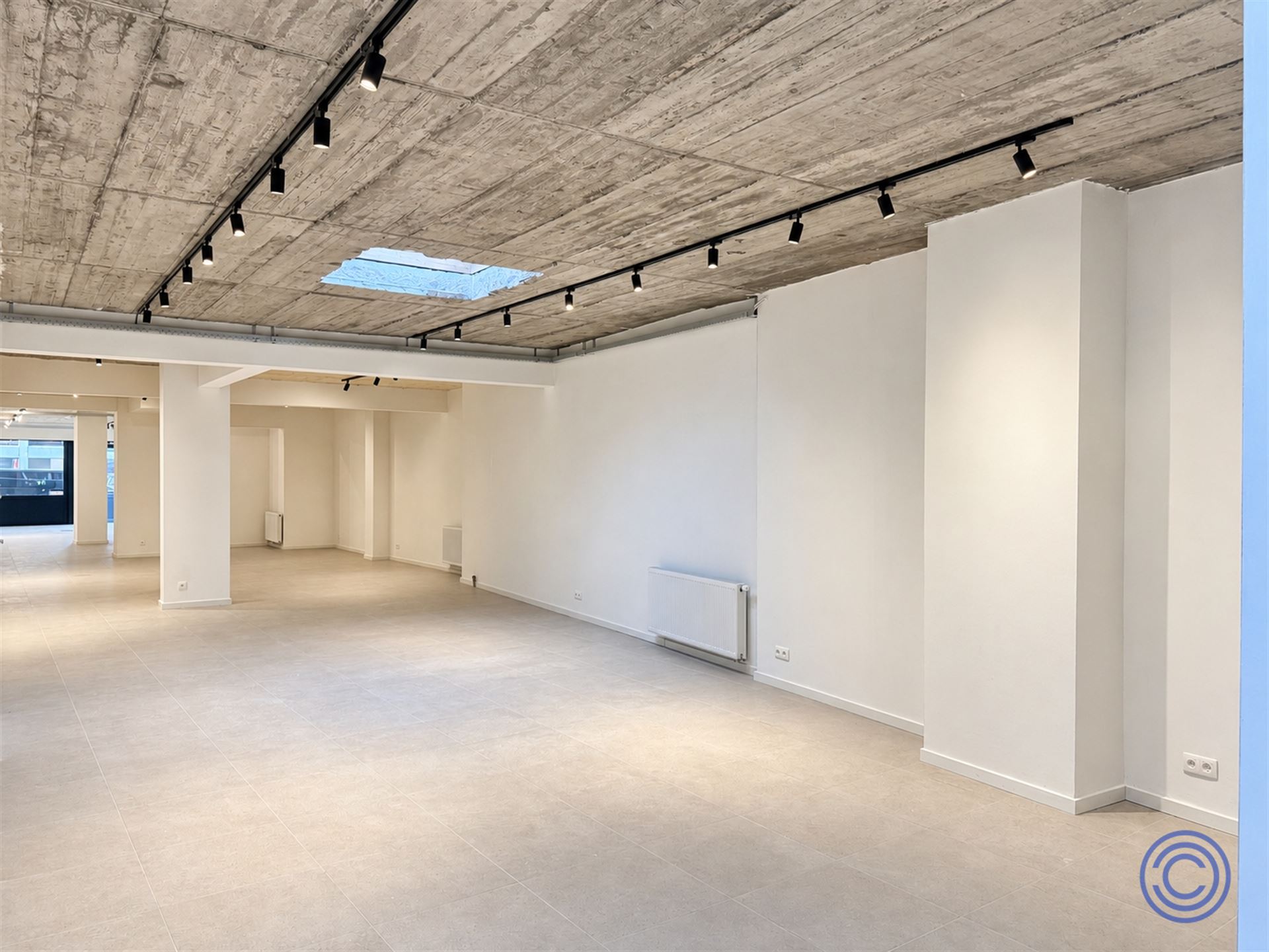 Ruim gerenoveerd handelspand van ca. 180 m² op toplocatie aan de Mechelsesteenweg! - foto 5