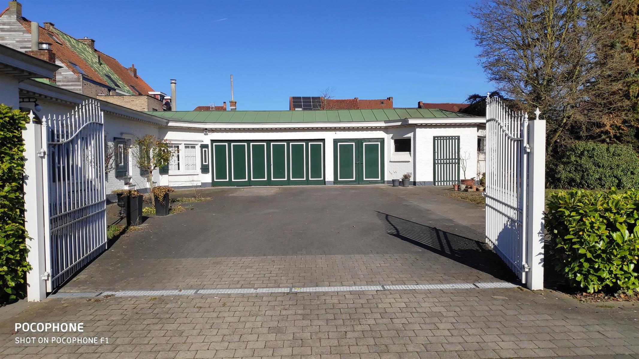 Residentieel gelegen bouwgrond op 2.084m² - foto 4