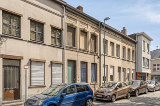 This super charming home in Mechelen offers the ideal combination of character, contemporary comfort, and a particularly strategic location.Situated...