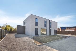 Verkaveling 'Tabaksveld' is een prachtige nieuwbouwrealisatie van 2 tijdloze en uiterst kwalitatieve halfopen woningen. De woningen zijn gelegen...