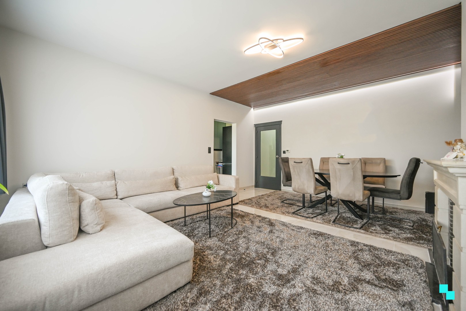 Gerenoveerd appartement in Deerlijk met garage - foto 4
