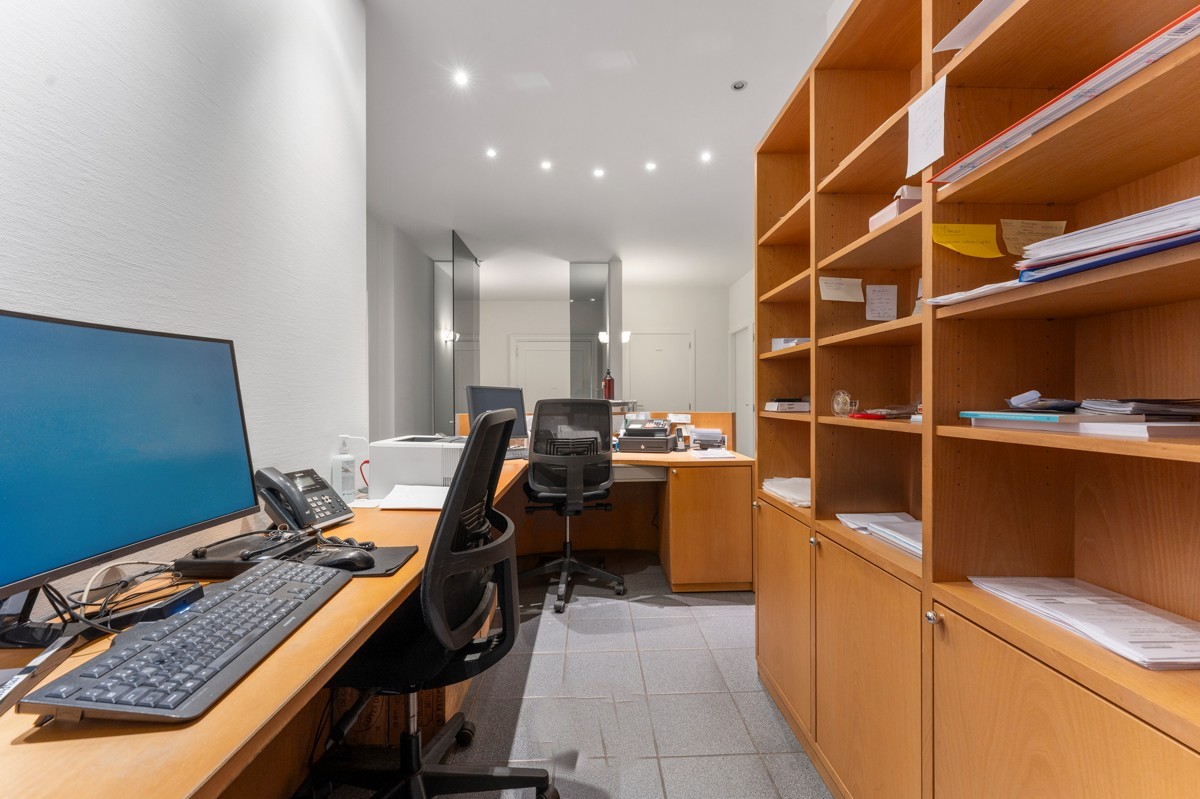 Wevelgem – Ruime dokterswoning met praktijkruimte te koop - foto 3