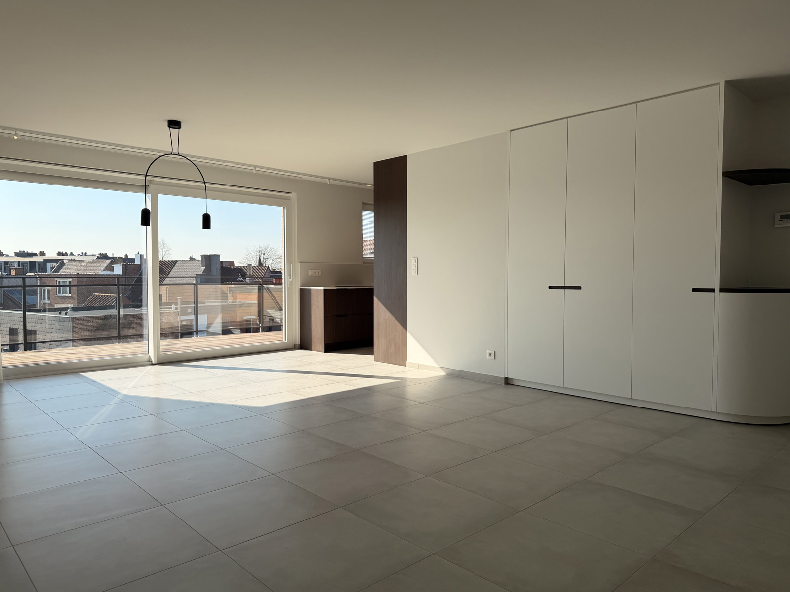 Nieuwbouw appartement met zonnig terras en parkeerplaats - foto 2