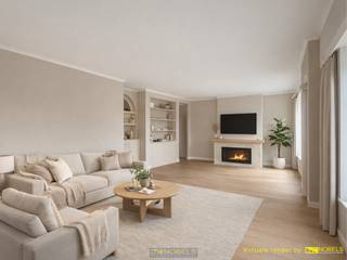 <span><span><strong>1ste bezoekdag zaterdag 2 mei! Inschrijven kan via www.nobels.be onder referentienummer 4340104.</strong></span></span><br /><br />VEELZIJDIGE WONING met GEMENGDE FUNCTIE, gelegen in het CENTRUM van Zulte, met winkels, scholen en openbaar vervoer op WANDELAFSTAND. Dankzij de CENTRALE LIGGING en VLOTTE BEREIKBAARHEID vormt deze eigendom de IDEALE UITVALSBASIS voor wie WONEN en WERKEN wenst te combineren. De woning beschikt over een FLEXIBELE INDELING met tal van INVULLINGSMOGELIJKHEDEN. Extra troeven zijn onder andere het VERNIEUWDE DAK (ca. 4 jaar geleden) en de RAMEN (ca. 10 jaar geleden). Kortom, een eigendom met veel POTENTIEEL op een TOPLIGGING in Zulte, ideaal voor combinatie wonen/werken of als INVESTERING.<br />Op het gelijkvloers bevindt zich vooraan een ruime polyvalente ruimte, ideaal als praktijk, kantoor, handelsruimte of extra leefruimte. Aansluitend via de hall vindt u nog 2 bijkomende kamers met zicht op de tuin, wat extra mogelijkheden biedt. Op de 1ste verdieping beschikt de woning over een ruime nachthal, 3 volwaardige slaapkamers en een badkamer. Er is bovendien de mogelijkheid om een vaste trap naar de zolder te voorzien, waardoor extra woonruimte kan worden gecreëerd.<br />Buitenshuis geniet u van een diepe tuin die volledig naar eigen smaak kan worden ingericht, evenals parkeermogelijkheden naast de woning.<br /><br />Adres: Waalstraat 66 te Zulte<br /><br />EPC: 577kWh/m², G-score en P-score A, Renovatieverplichting van toepassing