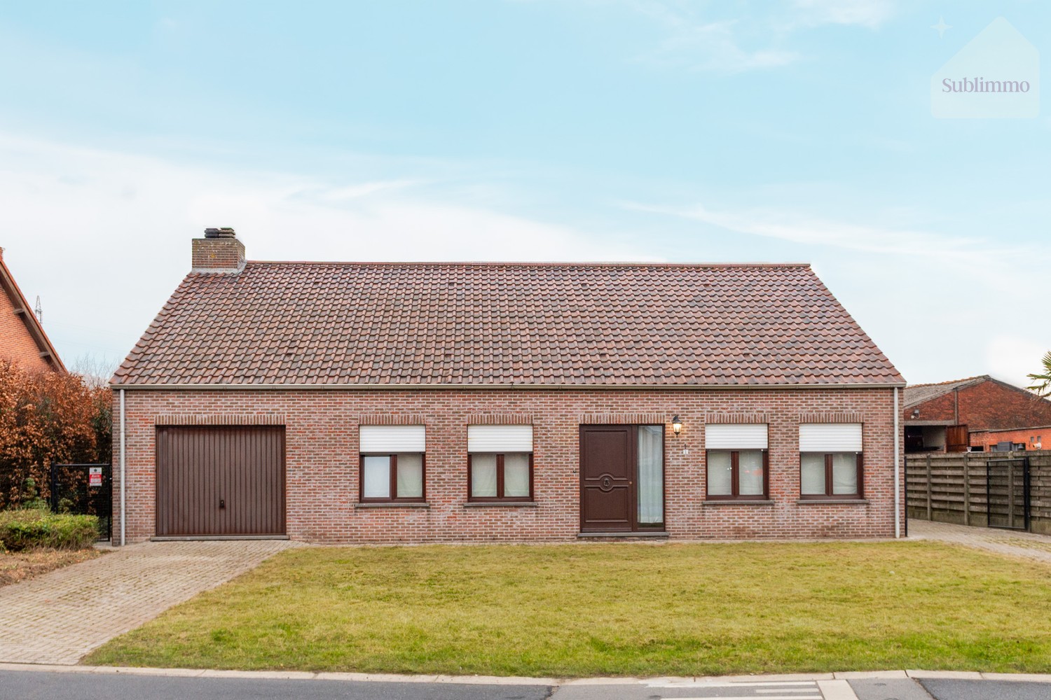 Open bebouwing met ruim bijgebouw op een perceel van 1.100 m² in Geel - foto 1