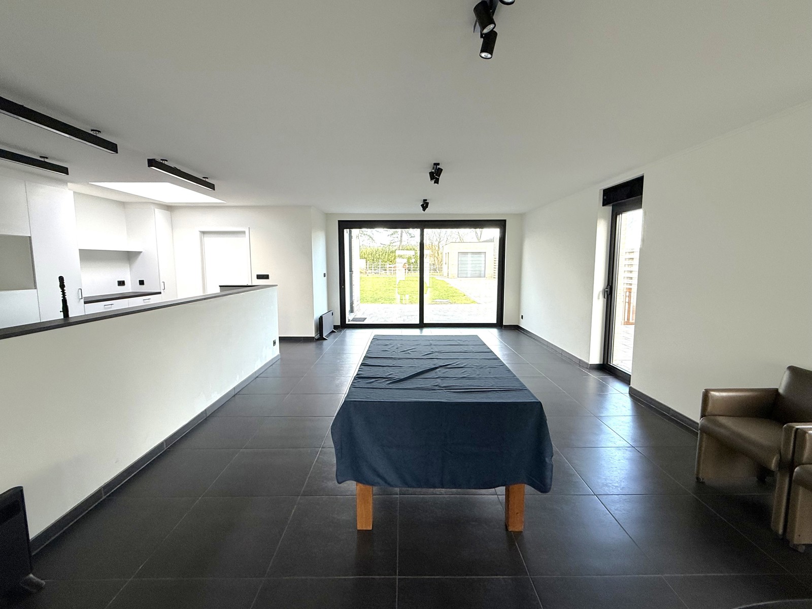 Half-open bebouwing met 3 slaapkamers. - foto 5