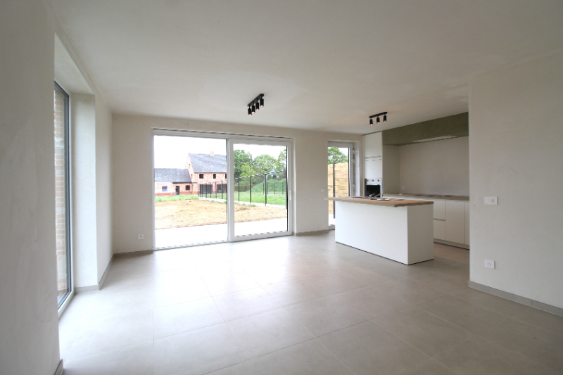 Nieuwe halfopen woning met 3 slaapkamers - foto 5