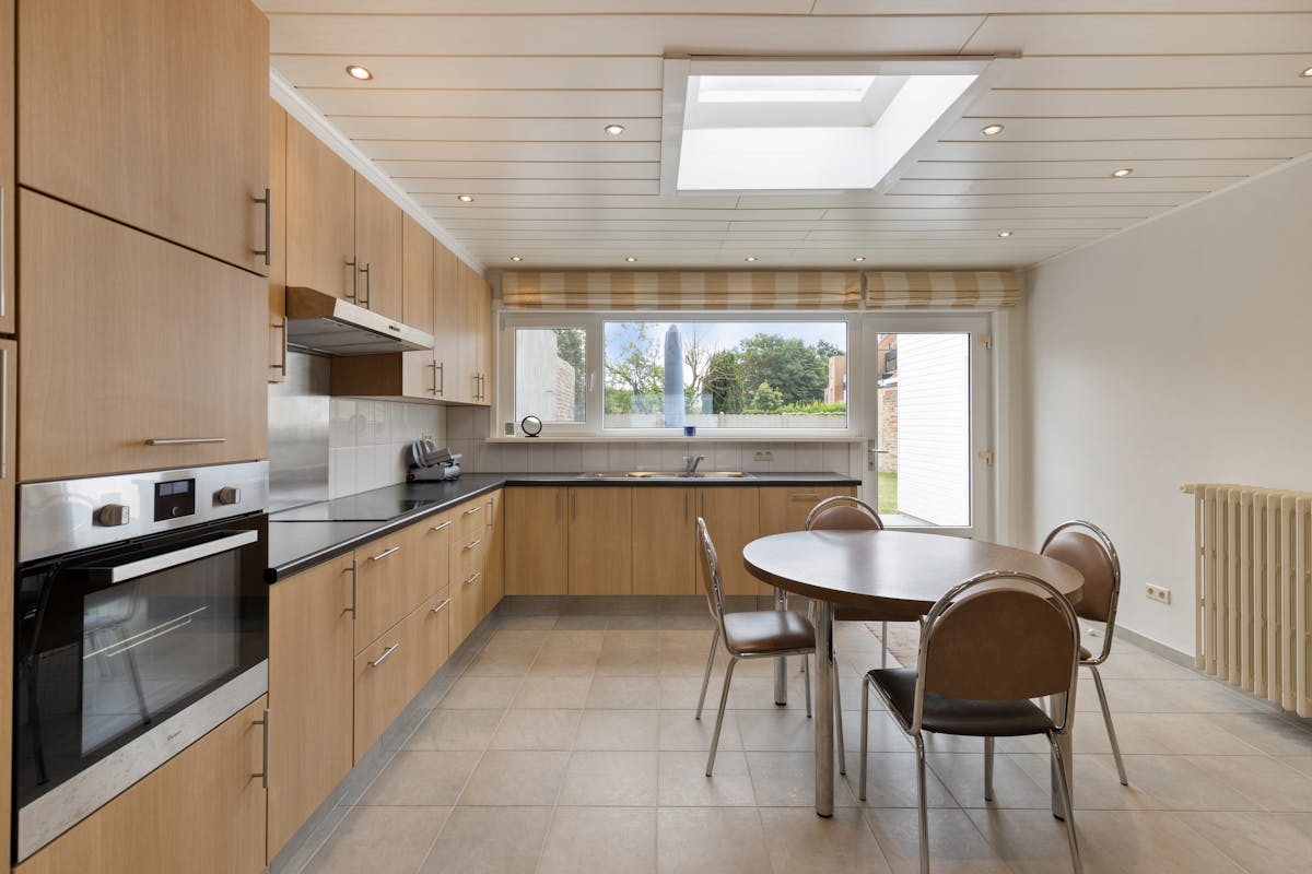 Spacious family home with garden in Knokke - photo 5
