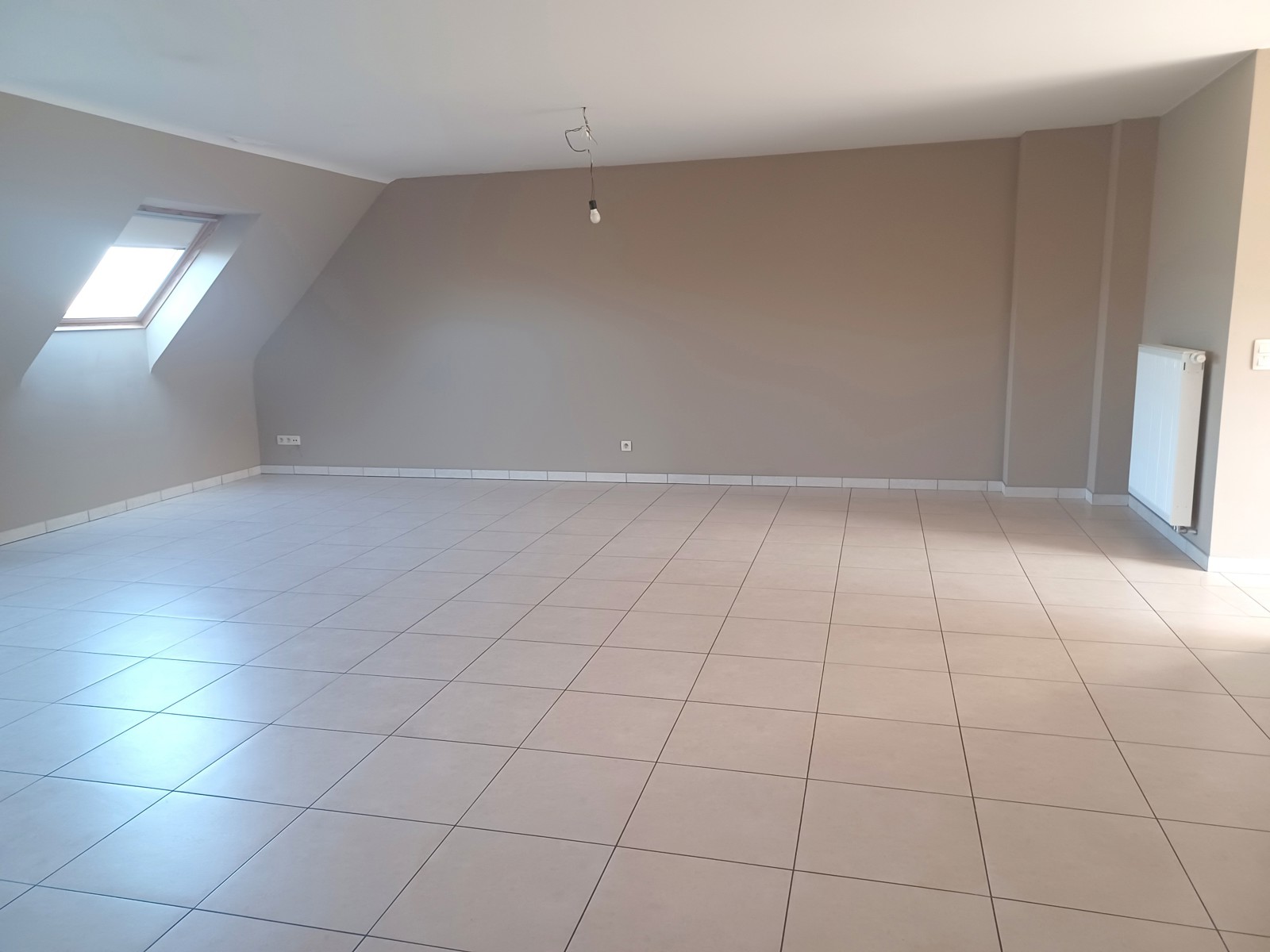 Ruim duplexappartement met 2 slpkrs te Overboelare - foto 4
