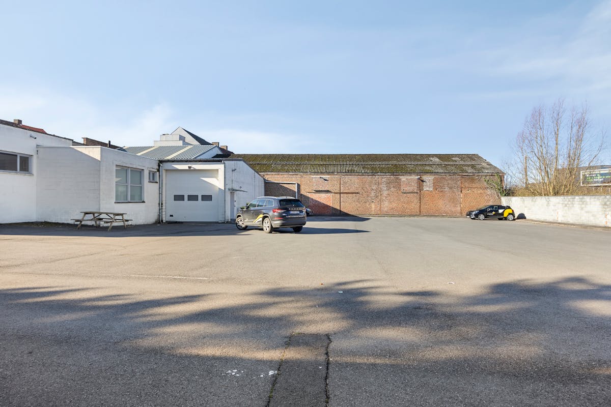 Industrial building (443 m²) on 1,654 m² land for sale in Ronse - photo 3