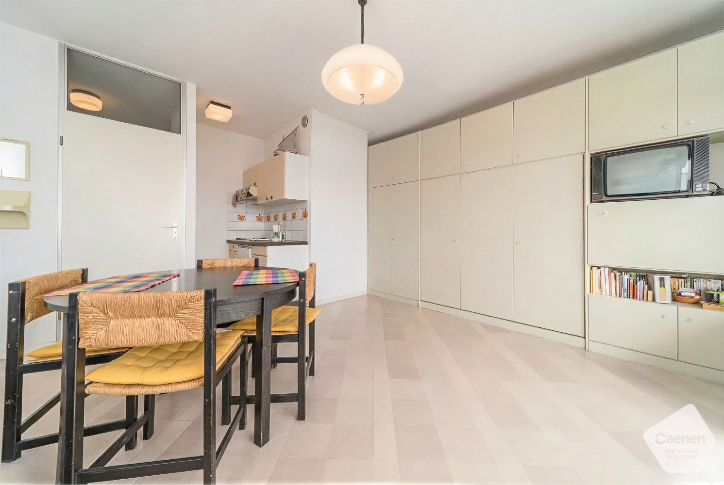 Te renoveren of op te frissen studio met zonnig terras en staanplaats inbegrepen - foto 4