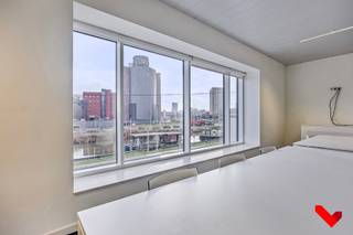 Vous êtes à la recherche d'un espace de bureau représentatif qui offre à la fois style et fonctionnalité ? Découvrez cette opportunité unique au...