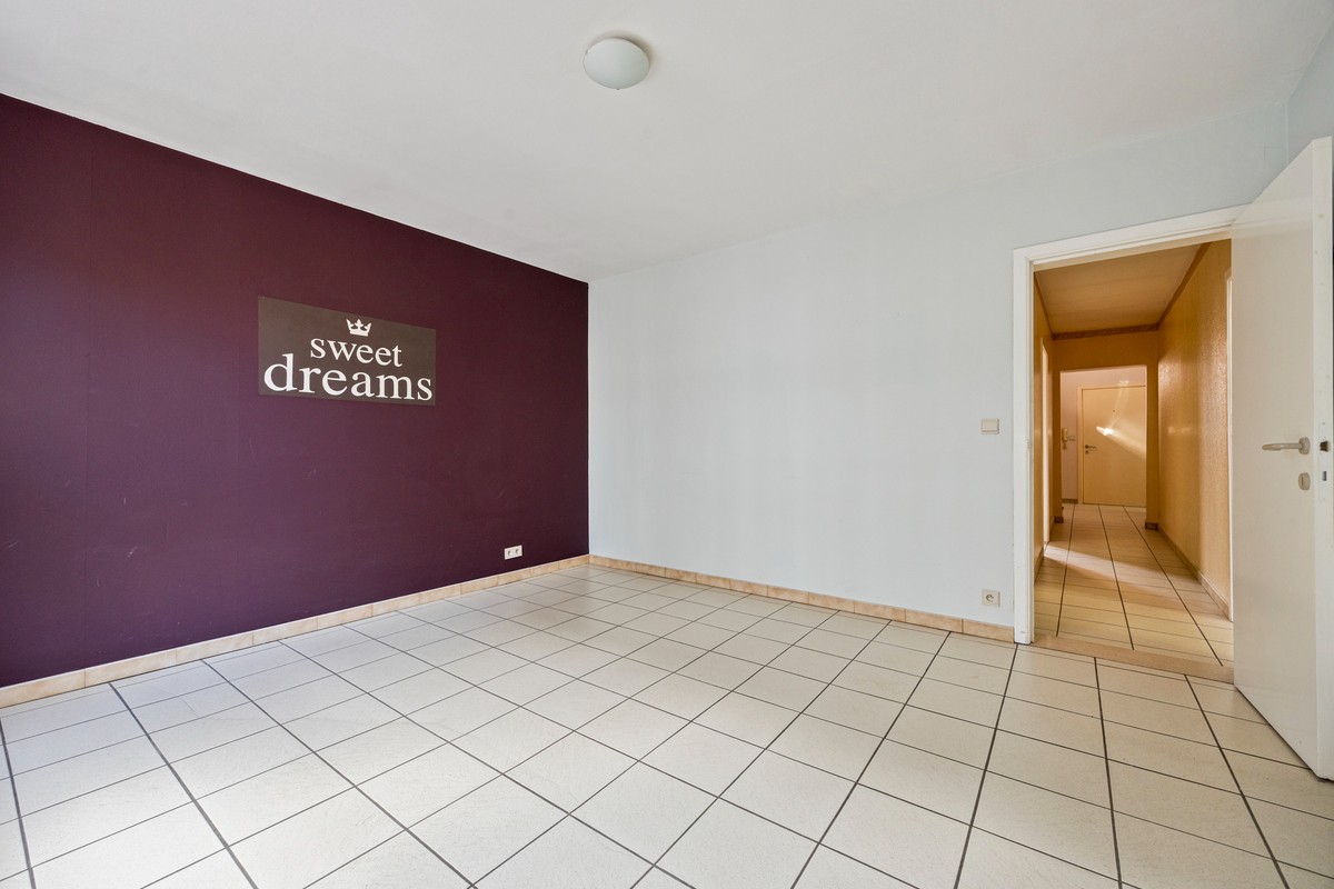 Building van drie appartementen op wandelafstand van het commercieel centrum - foto 5