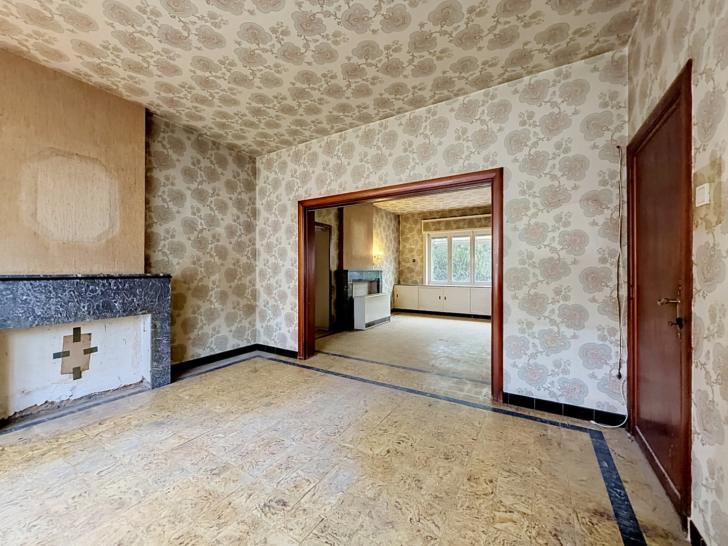 Ruime, te renoveren woning met garage en tuin te Bevegem - foto 5