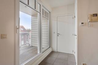 Ontdek dit eigentijds en instapklaar duplexappartement in het hart van Merchtem. Gelegen op wandelafstand van het station, winkels en...