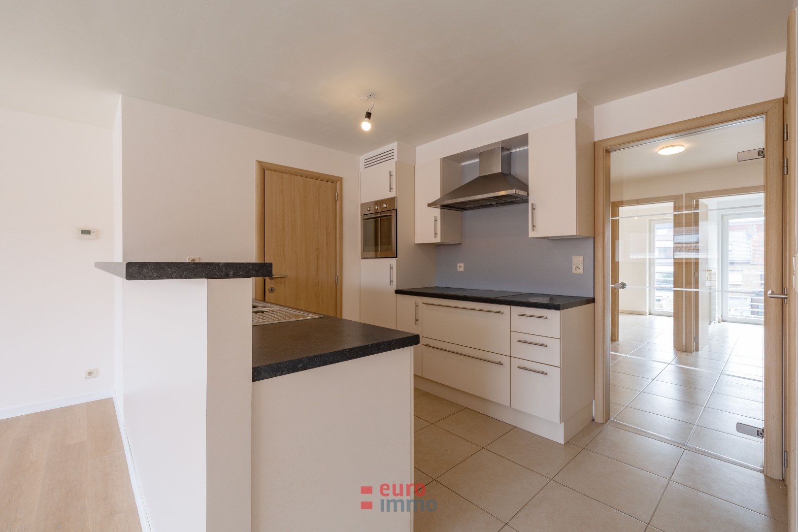 Appartement lumineux avec 2 chambres au cœur du centre historique ! - photo 5
