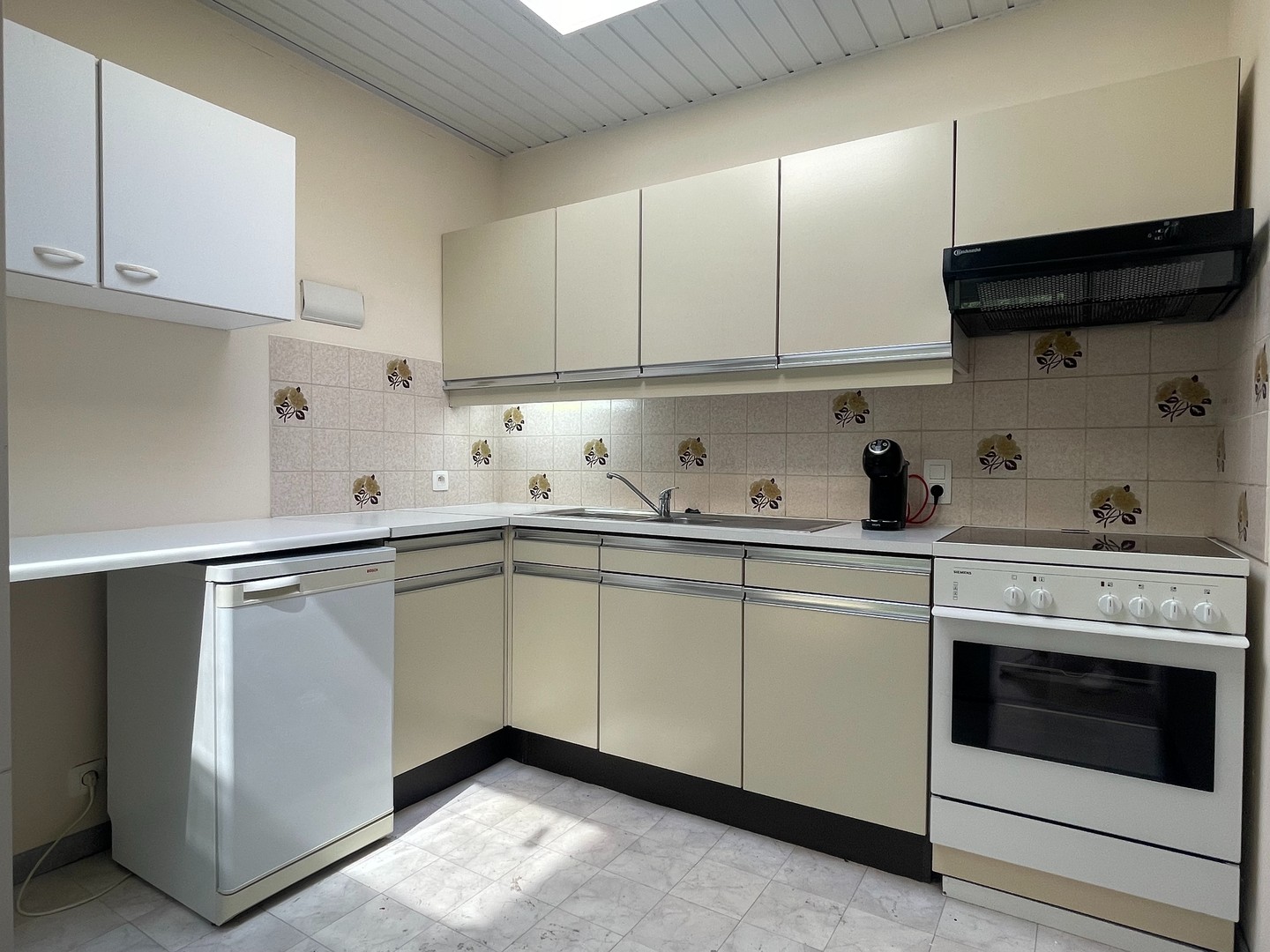 Mooi 2 slaapkamer appartement met autostaanplaats - foto 4