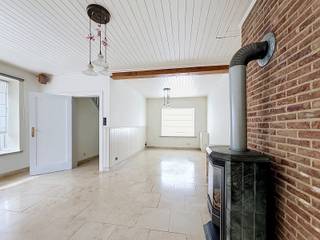 <strong><span>Instapklare HOB met 3 SLPK, Tuin én garage!</span></strong><br /><br />Voor een bezoek en/of meer info kan u ENKEL contact nemen via mail : info@kurtimmo.be