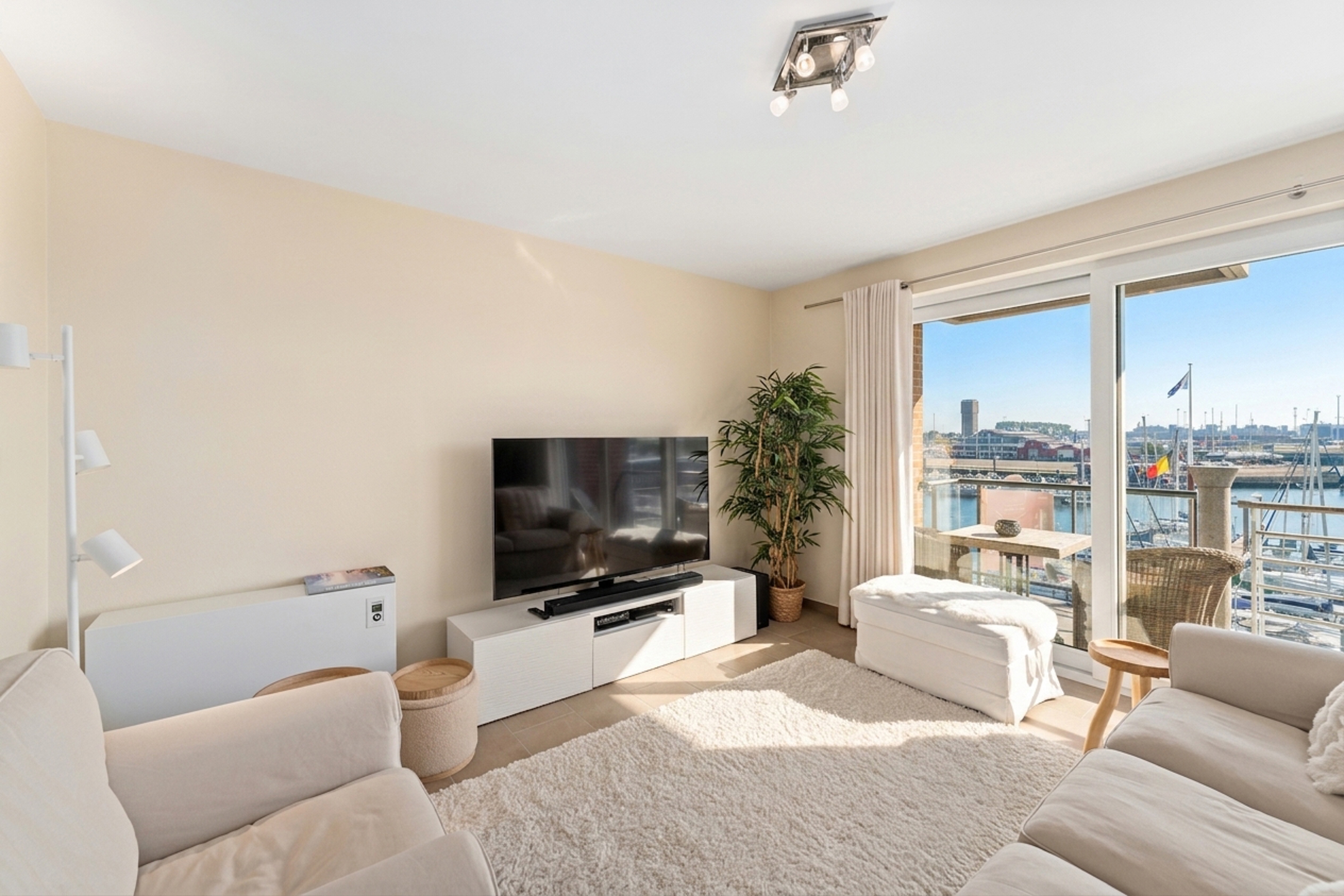 Lichtrijk appartement met frontaal zicht op de jachthaven - foto 4