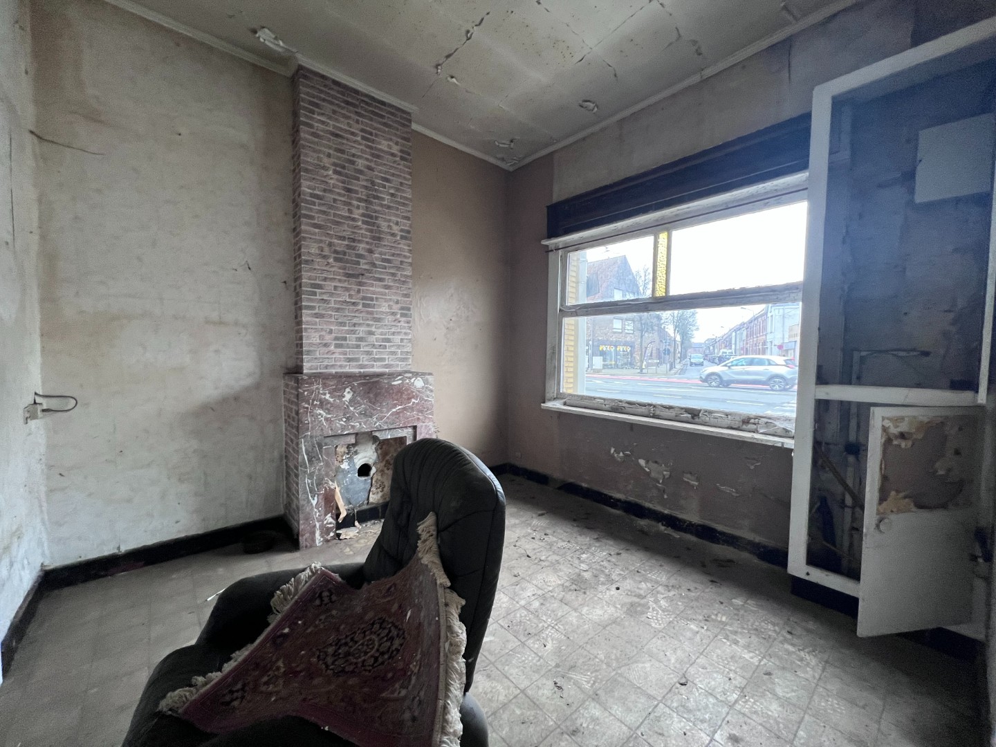 Te renoveren woning met drie slaapkamers te koop in Eeklo - foto 4