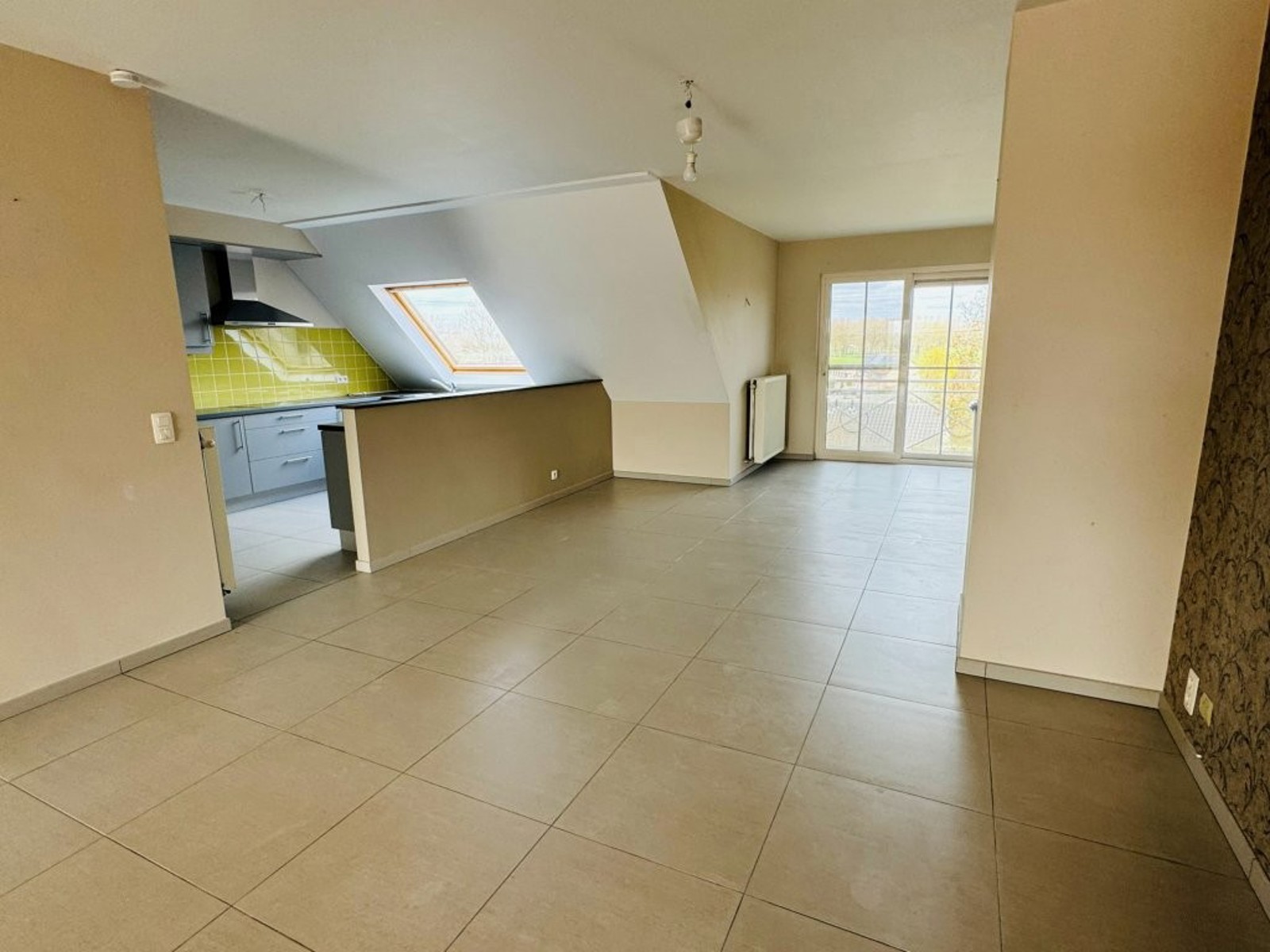 Zeer aangenaam en ruim duplex appartement. - foto 4