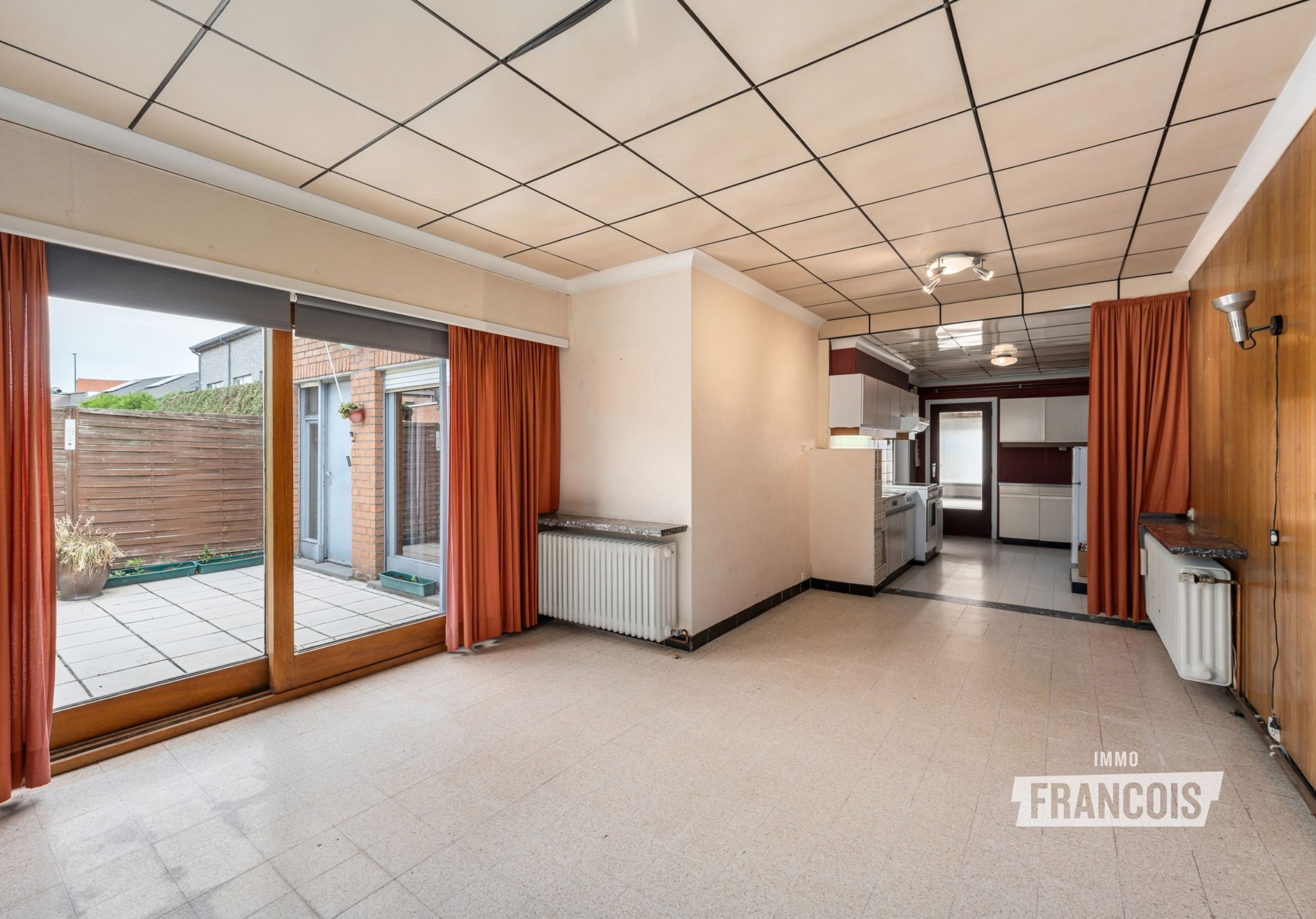 Ruime woning met 3 slaapkamers en renovatiepotentieel in Assenede - foto 5