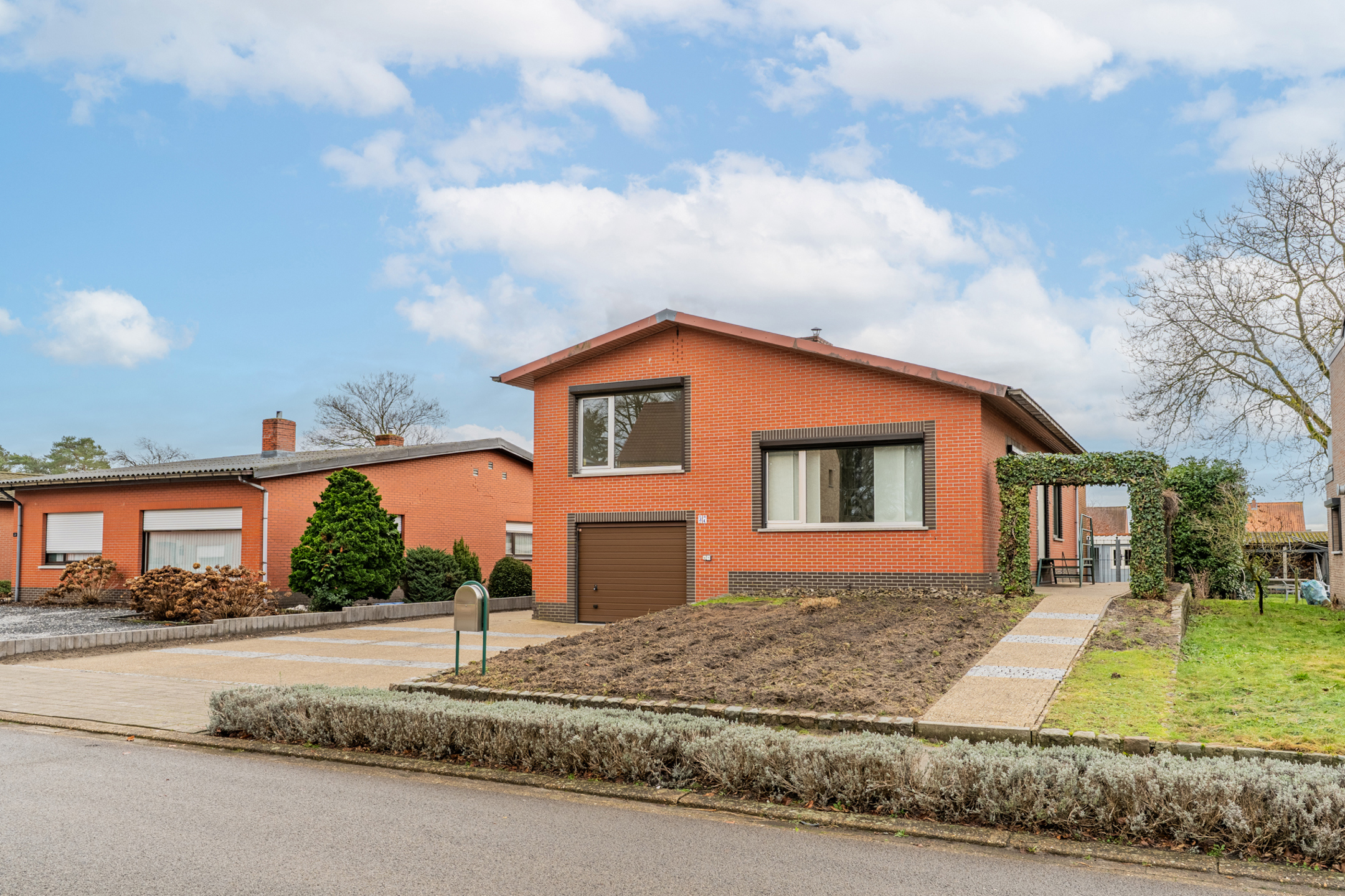 Gezinswoning met 3 slaapkamers - foto 1