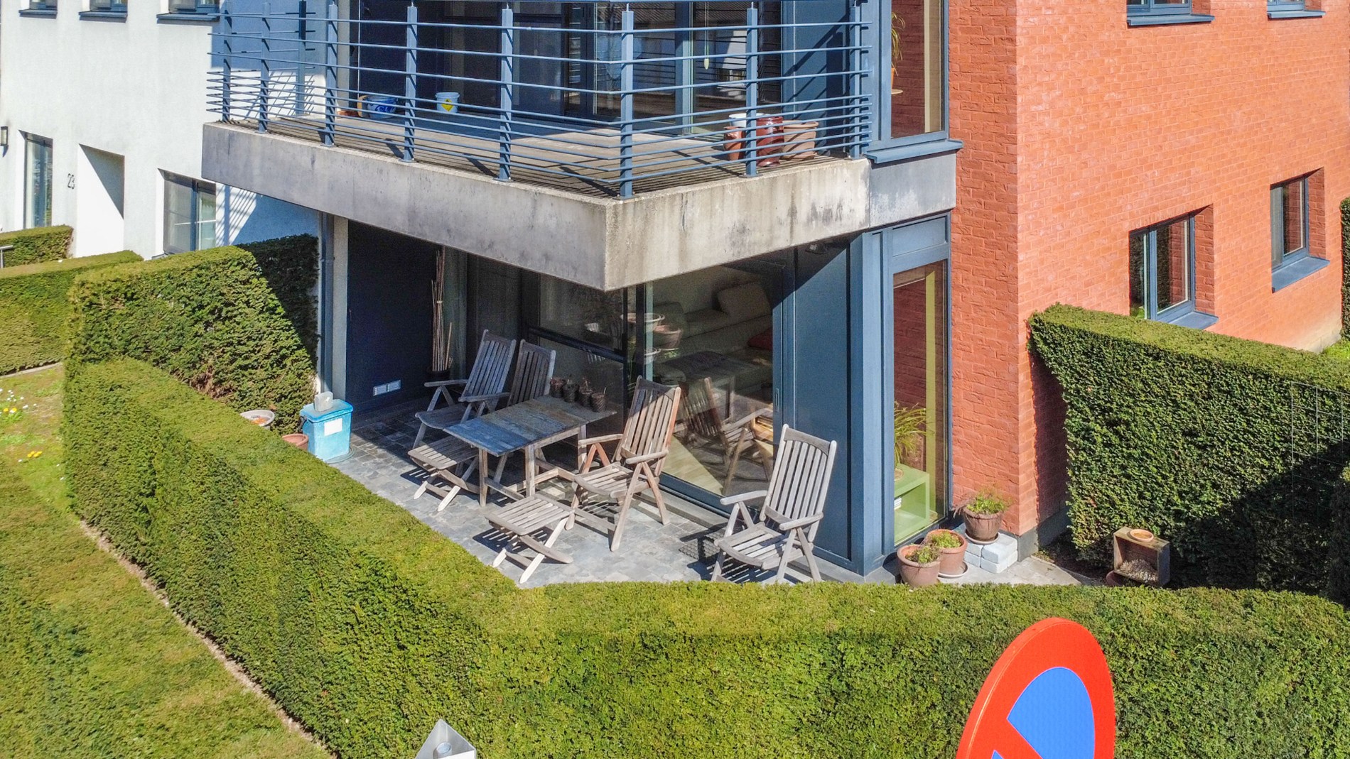 INSTAPKLAAR APP MET 2 SLAAPKAMERS, TERRAS & GARAGE! - foto 3