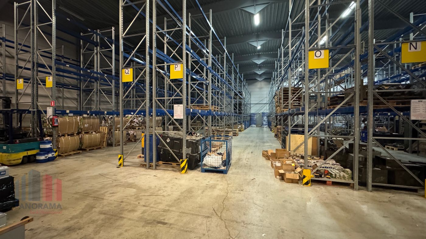 Stand-alone bedrijfsgebouw van 3.200 m² te Dilbeek, uitstekend gelegen nabij de R0, E40 en E19 - foto 2