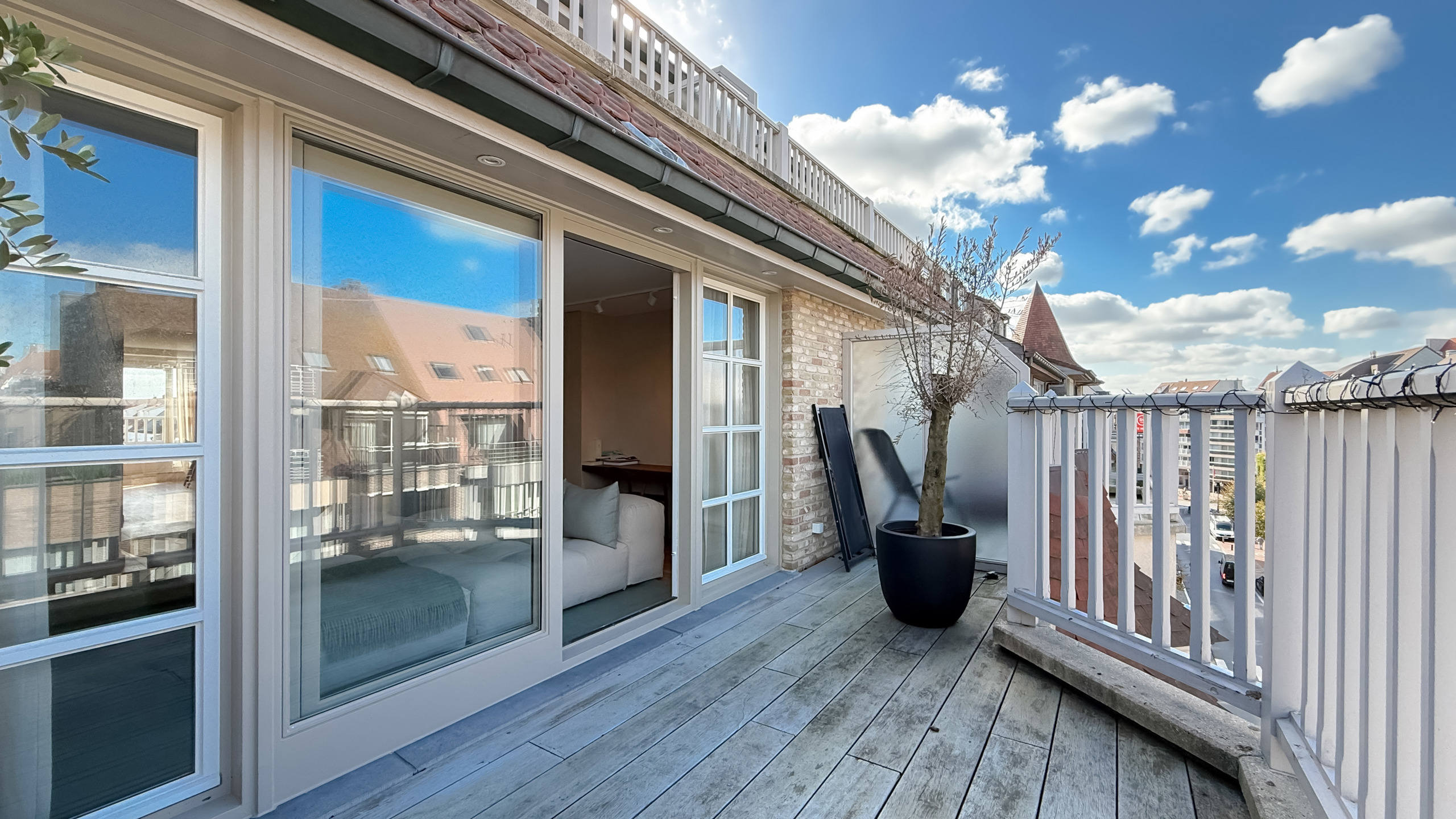 Stijlvol gerenoveerd duplexappartement / centrum van Knokke. - foto 4