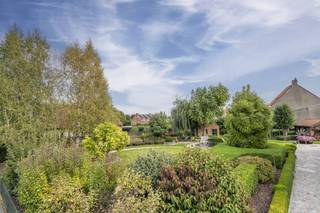 Spacious plot of land (657m²) for sale in a quiet location in Wevelgem!The quiet location, but easy access to various access roads, are just a few...