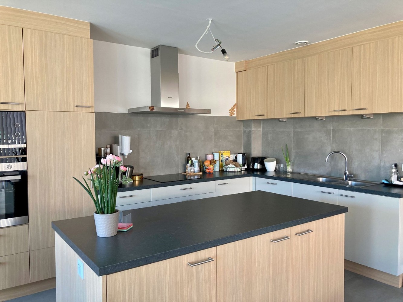 Recente, energiezuinige woning met tuin en garage op een gunstige ligging - foto 5