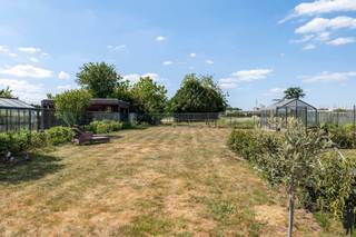 Gerenoveerd opbrengsteigendom: handelsruimte, duplex, studioDit prachtige gerenoveerd opbrengsteigendom, bestaande uit een handelsruimte, een ruim...