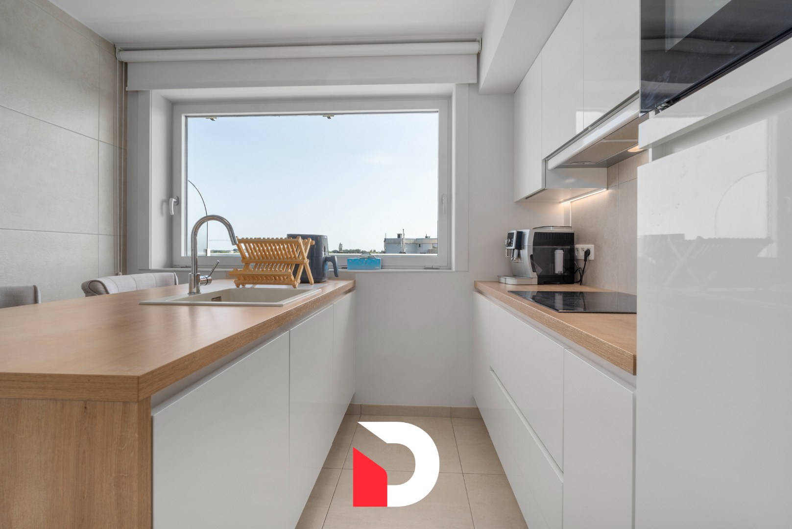 Schitterend gerenoveerd en uiterst aangenaam hoekappartement met 3 slaapkamers op een toplocatie te Sint-Andries (Sint-Baafs). - foto 5