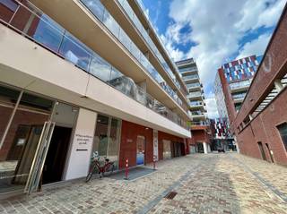 Ce bel appartement d'une chambre à coucher, d'une surface habitable nette de 40 m², est situé au quatrième étage d'une résidence récente dans...