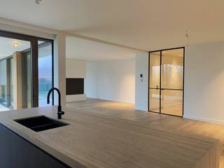 APPARTEMENT 1STE VERDIEPINGHet appartement zelf is gezellig ingericht met hoogwaardige materialen. U komt het appartement binnen in de inkomhal met...