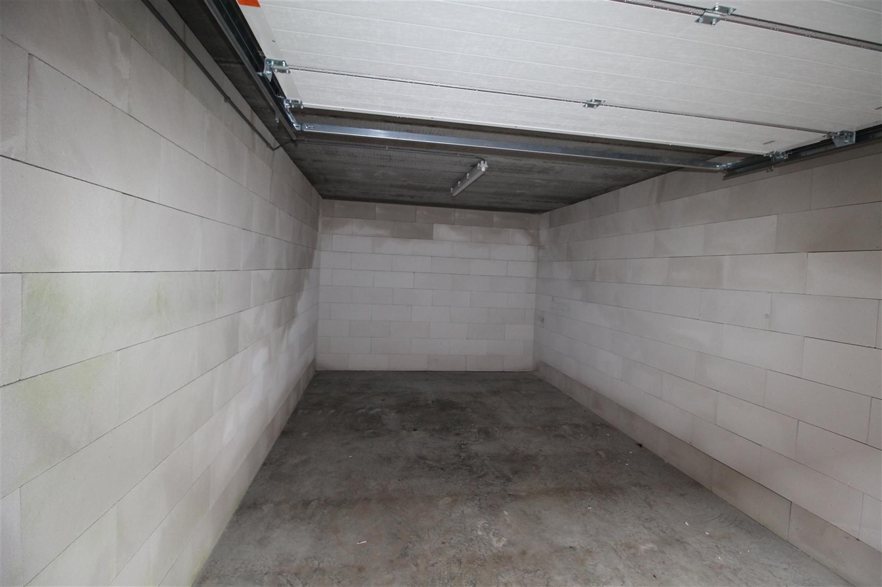 Ruime garage nr. 5 - gelegen in het centrum - foto 2