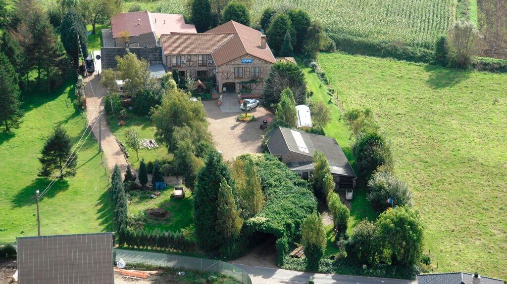 Charmehotel met 10 kamers te koop in Oudenburg - photo 1