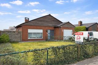 Perfect instapklare woning, voorzien van alle comfort, op een rustige ligging.Deze woning is tot in de puntjes gerenoveerd en biedt u een aangenaam...