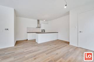 Laatste appartementen aan 6% BTW beschikbaar!  Dit prachtig ruim 2 slaapkamer appartement bevindt zich op de gelijkvloers verdieping van de...