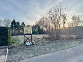 Mooi perceel bouwgrond voor open bebouwing ca. 600 m² in Balen, Veldweg.Gelegen nabij het centrum, doch rustig gelegen!Breedte perceel = ca. 15...