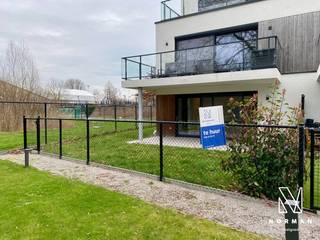 Dit gebouw dateert van 2020 en ligt in het centrum van Zwevegem maar heeft vooral een zeer rustige ligging.Het appartement is gelijkvloers gelegen en...