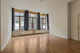Dit uitstekend gelegen appartementsgebouw met 3 appartementen bevindt zich in de rustige Zwarteleertouwersstraat, op wandelafstand van het...