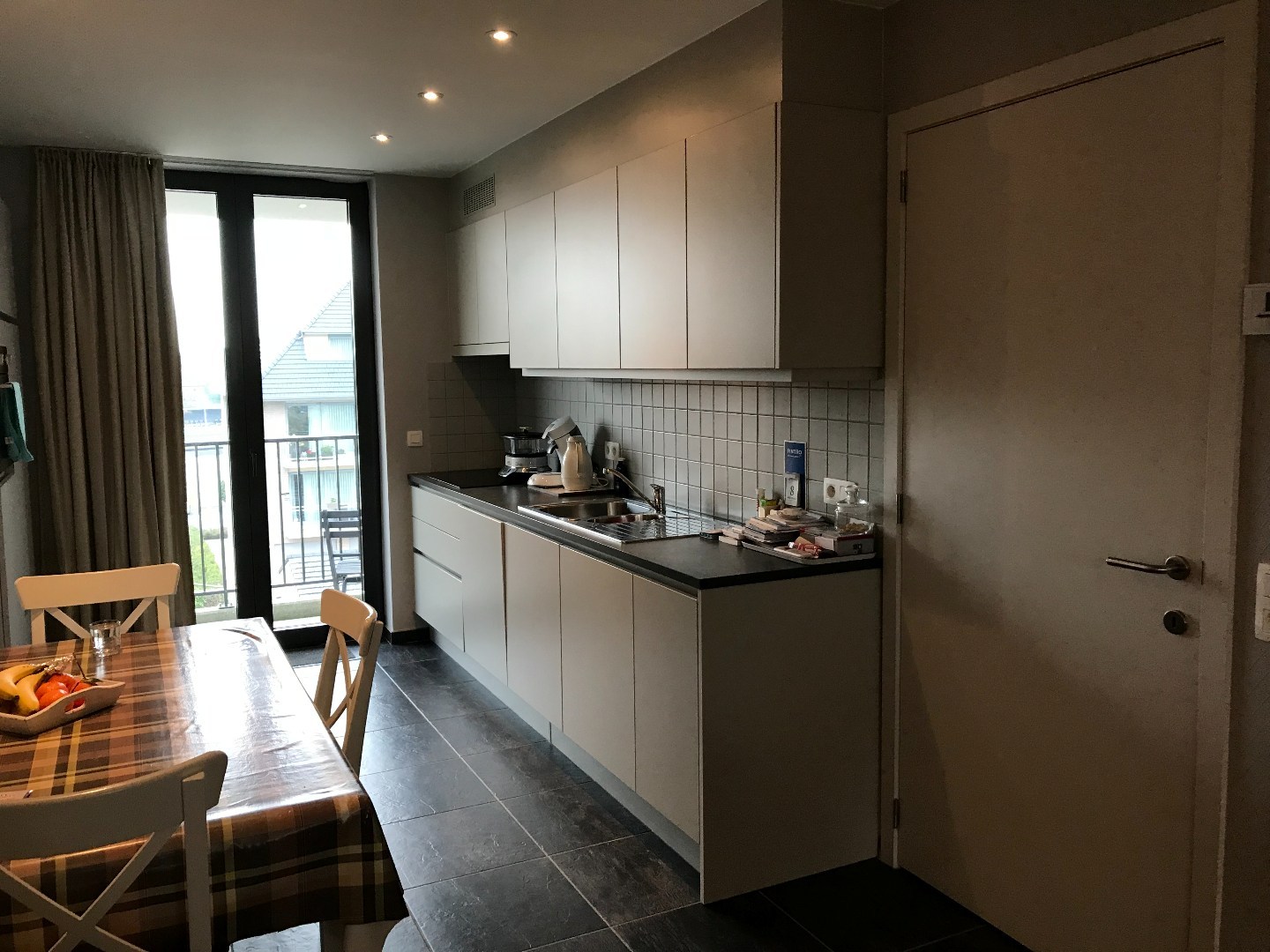 Ruim 2 slaapkamerappartement op de Markt in Houthulst - foto 4