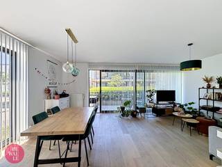 Recent appartement voorzien van 2 slaapkamers, uitgeruste badkamer en keuken.Via de leefruimte heb je toegang tot het aangenaam...